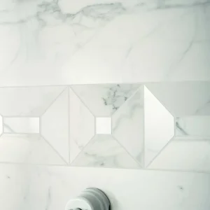 Faianta alba lucioasa baie, Marazzi, Allmarble Statuario Fascia 3D Lux, 15x30 cm