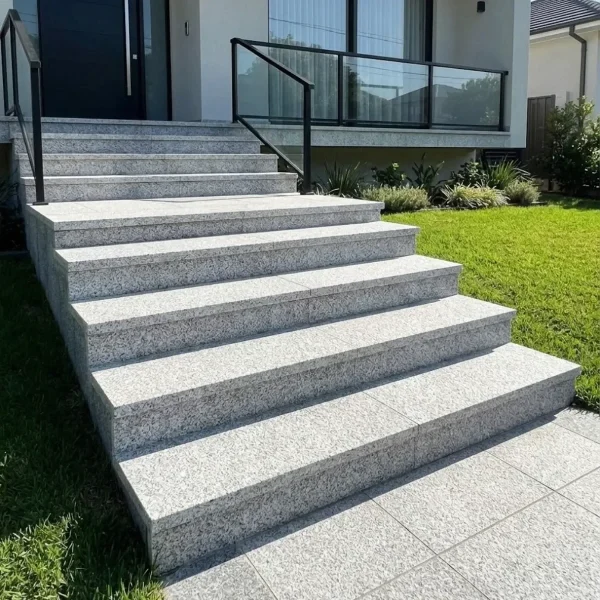 Granit Bianco Real, placaj 60×60, 1.5 cm, fiamat