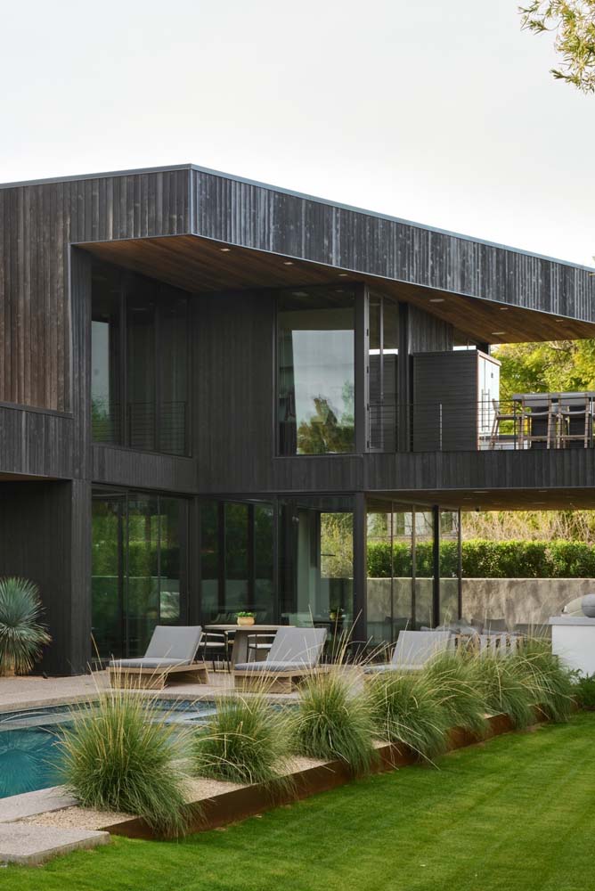 Casa moderna din lemn cu piscina si gradina. Un vis!