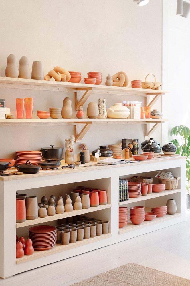 Decor rustic mic magazin: fata pieselor ceramice