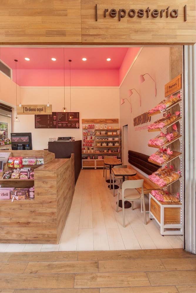 Decor mic magazin de bomboane: culori de bomboane pentru a se potrivi cu tema