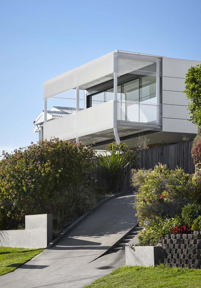 Fatade de case cu acoperis incorporat: preferat pentru arhitectura moderna.