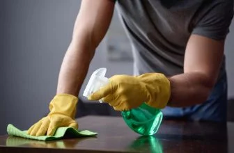 Mănuși de curățare: aflați despre principalele tipuri și beneficii
