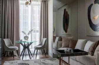Bej, gri și auriu: interiorul bogat al unui apartament de 65 m² în stil american