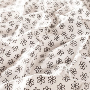 Draperii model floral alb negru din poliester si bumbac printat satin Daisy Gardisette latime material 138 cm