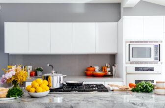Renovarea bucătăriei în 4 pași simpli și eficienți