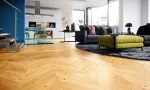Parchet stratificat Caramel Chevron lac mat natur, Barlinek, 0.725 m x 130 mm x 14 mm