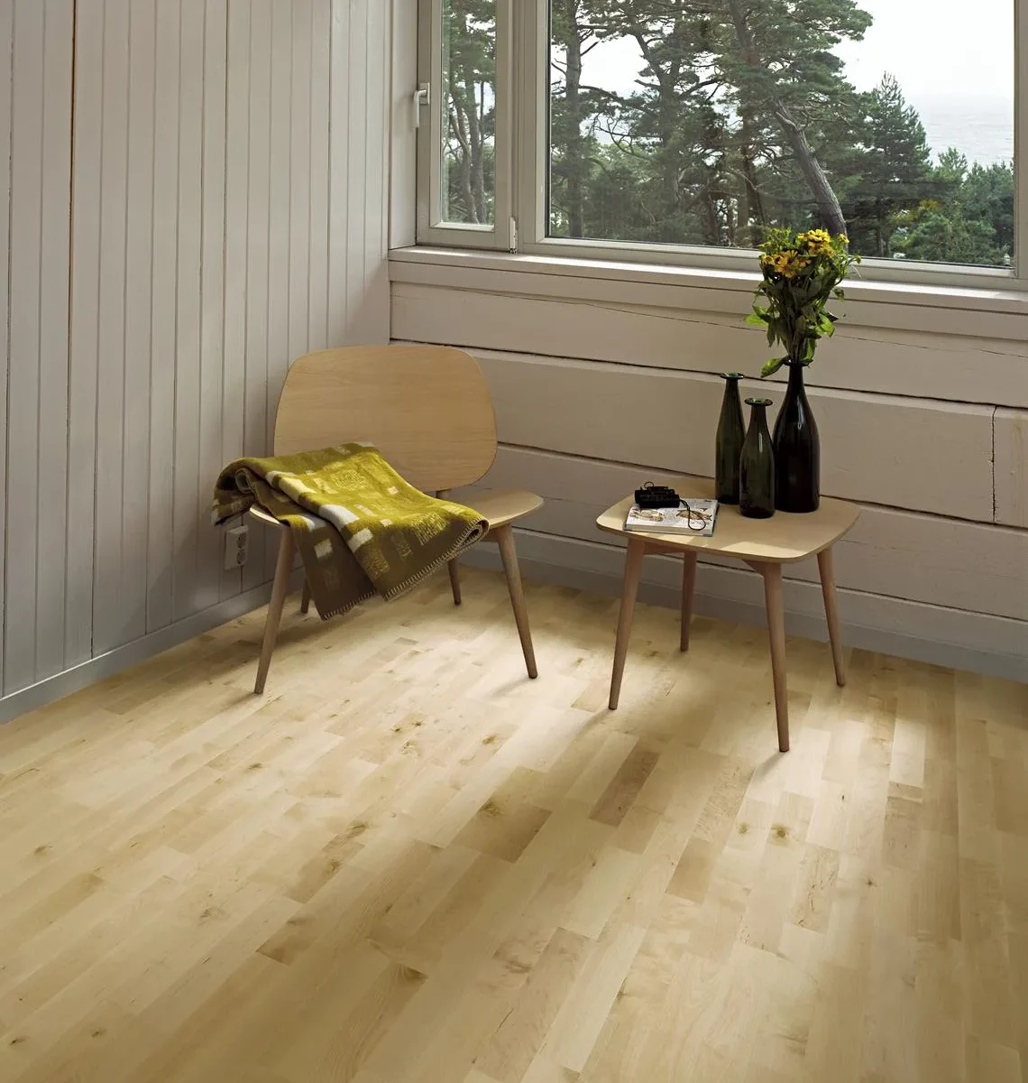 47681 Parchet triplustratificat mesteacan, lacuit, 2423x200x15 mm, Nordic Naturals, Kahrs