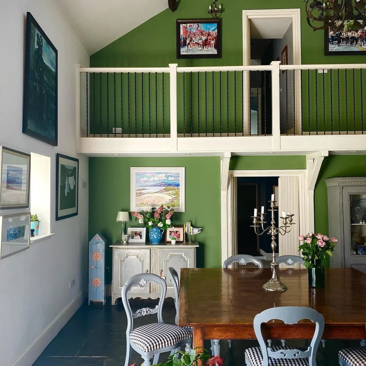 Vopsea verde mata 2 la suta luciu pentru interior Farrow and Ball Estate Emulsion Saxon Green No. 80 2.5 Litri