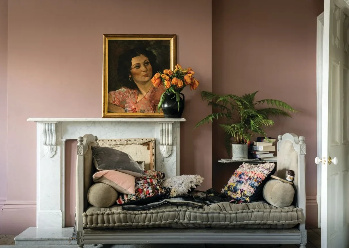 Vopsea roz mata 7 la suta luciu pentru interior Farrow and Ball Mostra Sulking Room Pink No.295 100 ml