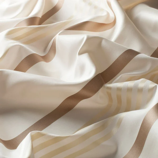 Draperii model in dungi alb maro auriu din poliester tafta Gianni Gardisette latime material 150 cm