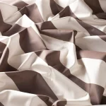 Draperii model in dungi alb maro din poliester tafta Duo Gardisette latime material 300 cm