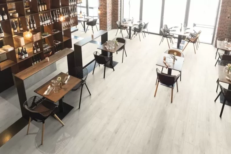 Parchet laminat Egger Stejar Cortina alb EPL034 colectia Pro Laminate 8mm 33 Classic 1292x193 mm - imagine 2