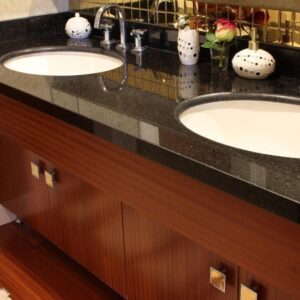 Granit negru Black Galaxy placaj 40x40 cm lustruit 1 cm