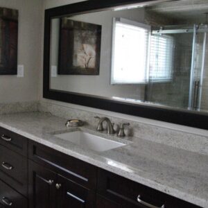 Placaj granit Leopard White fiamat periat 40x40x3 cm