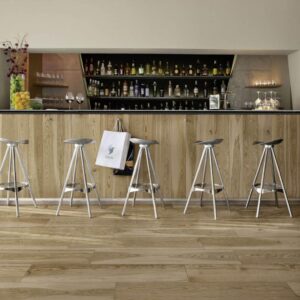 Gresie bej aspect lemn interior, Treverkmore Oak, Marazzi, 20×120 cm