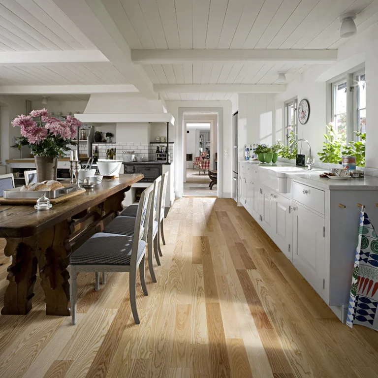 Parchet Kahrs Nordic Naturals Gothenburg frasin lacuit 2-strip 2423x200x15 mm 152N55AK50KW 0