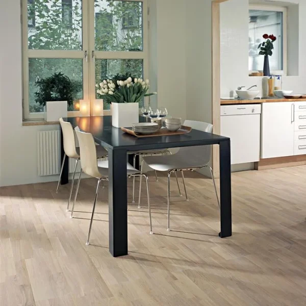 Parchet Kahrs Sand Sorrento stejar lacuit mat periat alb 3-strip 2423x200x15 mm 153N38EK0VKW 0