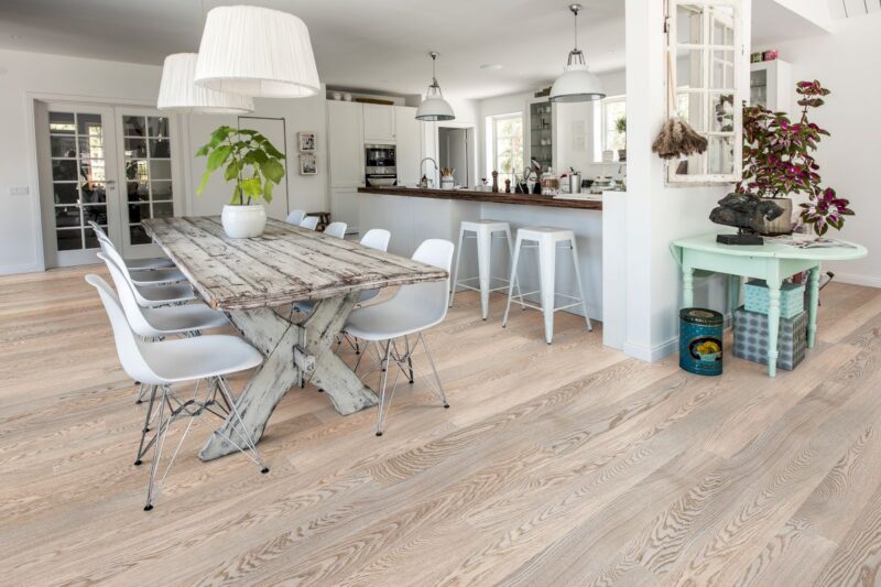Parchet Karelia OAK STORY 138 SNOWFALL Mix natur 14x138x2000mm - imagine 2