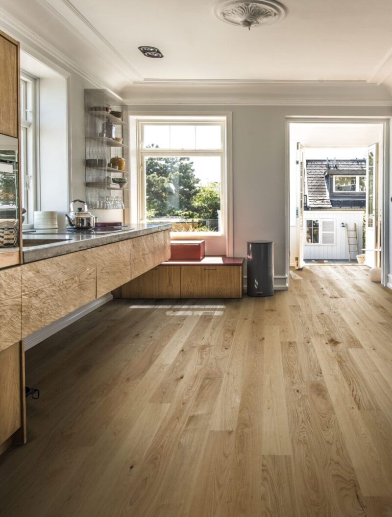 Parchet Karelia RPS OAK FP 138 COUNTRY MATT Country 1 strip 14x138x2000 mm