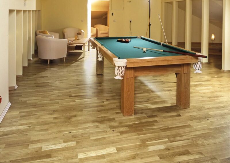 Parchet stejar 3 lamele lac mat , periat standard 1092*207*10mm