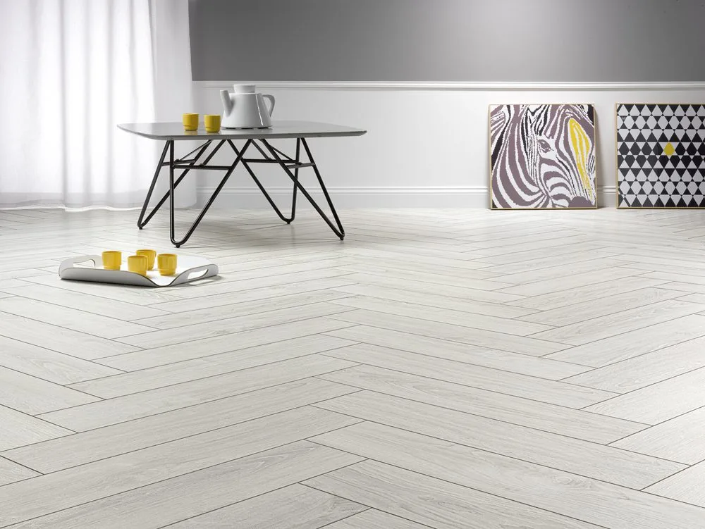 Parchet laminat Alsapan Herringbone, Polar Oak, 640x143x12 mm, AC6, Bizotat 4V 5G Click