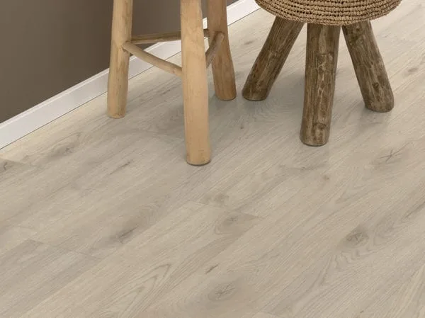 Parchet laminat EGGER Stejar Almington bej EPD040 clasa 33 1292 x 193 x 7,5 mm