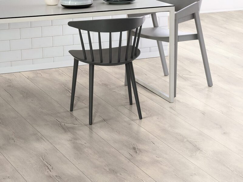 Parchet laminat EGGER Stejar Verdon alb EPL033 clasa 32 1292 x 327 mm - imagine 2