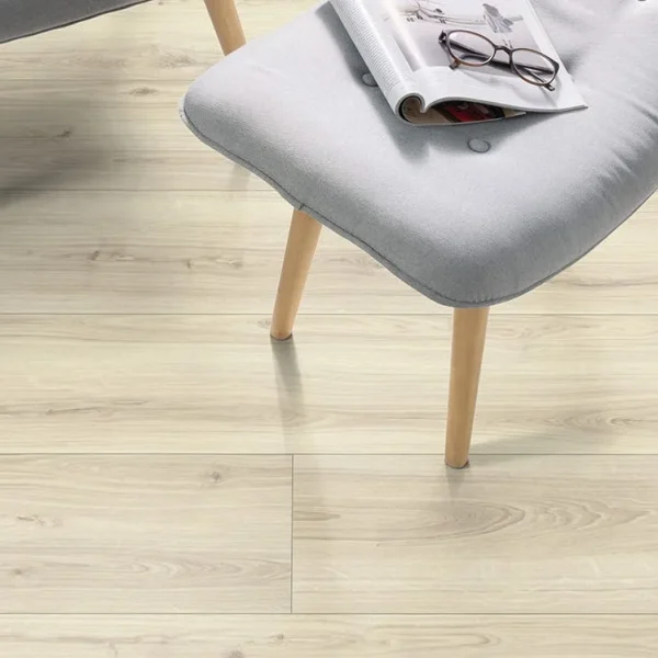 Parchet laminat EGGER Stejar Western deschis EPL026 clasa 32 1292 x 135 mm