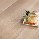 Parchet stratificat Barlinek Cheesecake Grande stejar lac mat white-washed crem 1WG000710 2.2 m x 180 mm x 14 mm