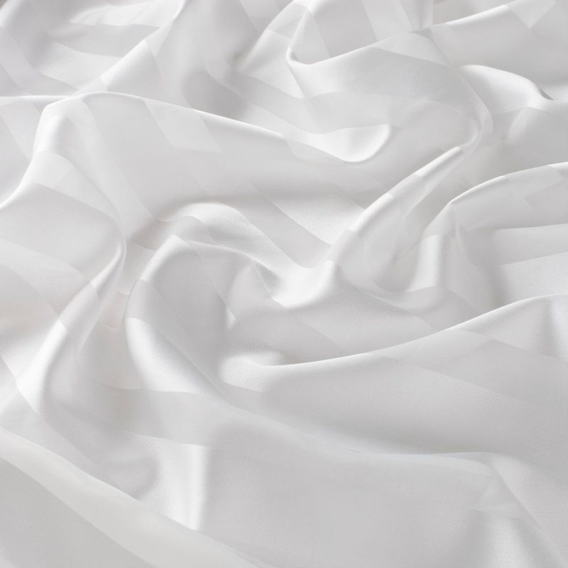 Perdele model in dungi alb argintiu din poliester voal Alpha Gardisette latime material 300 cm