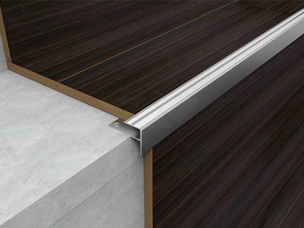 Profil aluminiu treapta parchet, argintiu, A60, 2.7 ml