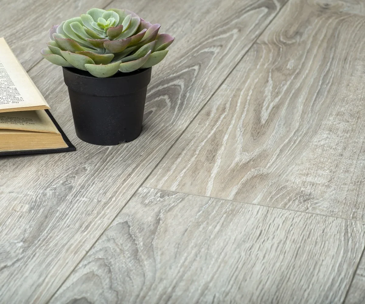 Parchet laminat Alsapan Solid Plus clasa trafic AC6 bizotat 4V 5G Click Sardinia Oak 619 1286×214×12 mm