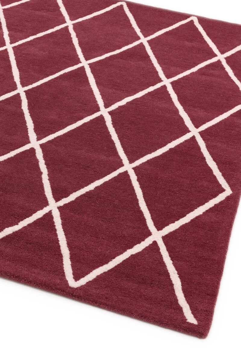 Covor rosu din lana lucrat manual modern model morroccan geometric Albany Diamond Berry 12 mm 120x170 cm ALBA120170BERR