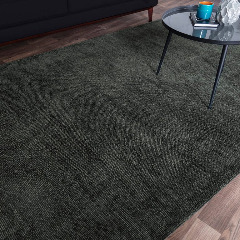 Covor pufos verde din viscoza lucrat manual modern model uni Aston Green 8 mm 120x170 cm ASTO120170GREE