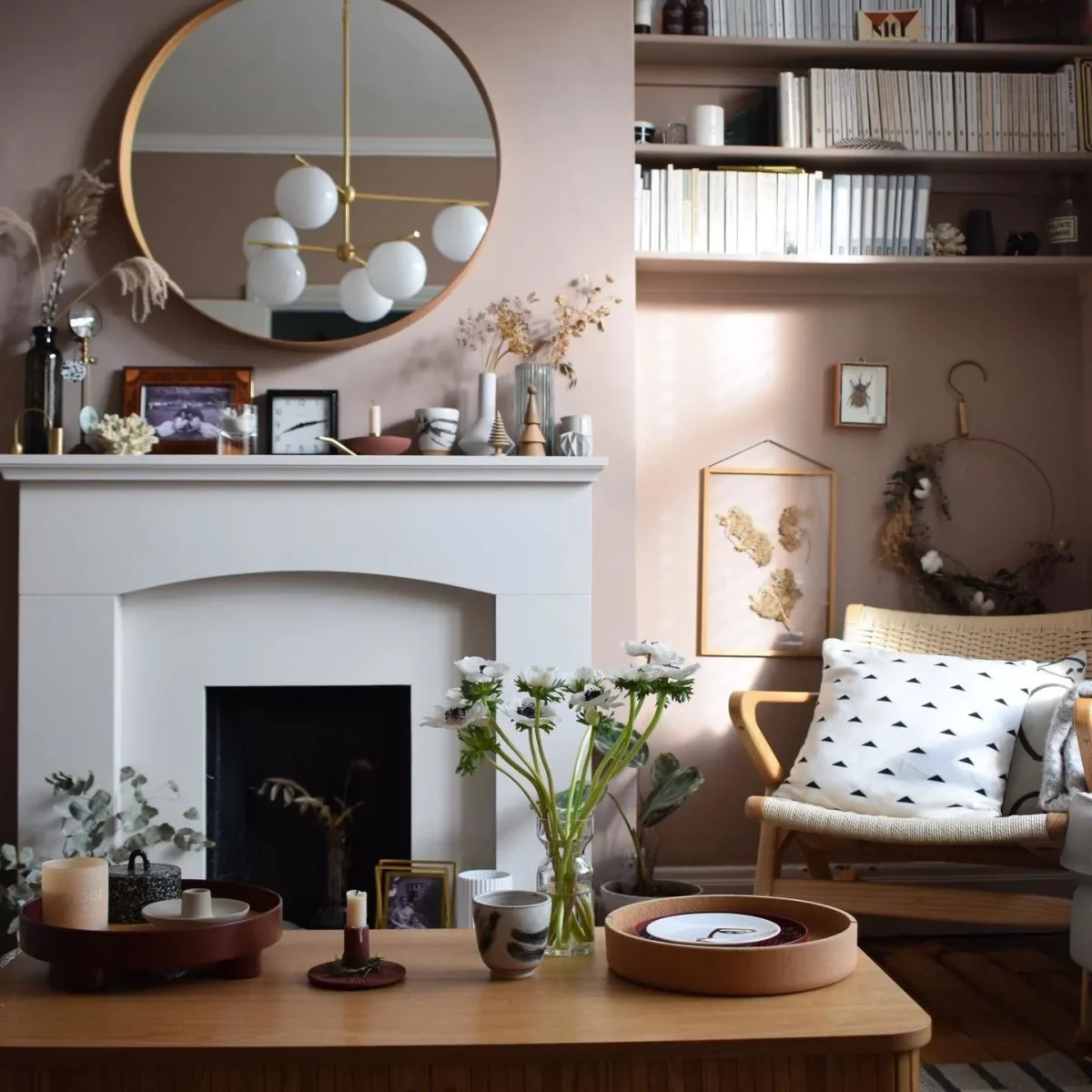 Vopsea roz mata 7 la suta luciu pentru interior Farrow and Ball Mostra Dead Salmon No. 28 100 ml