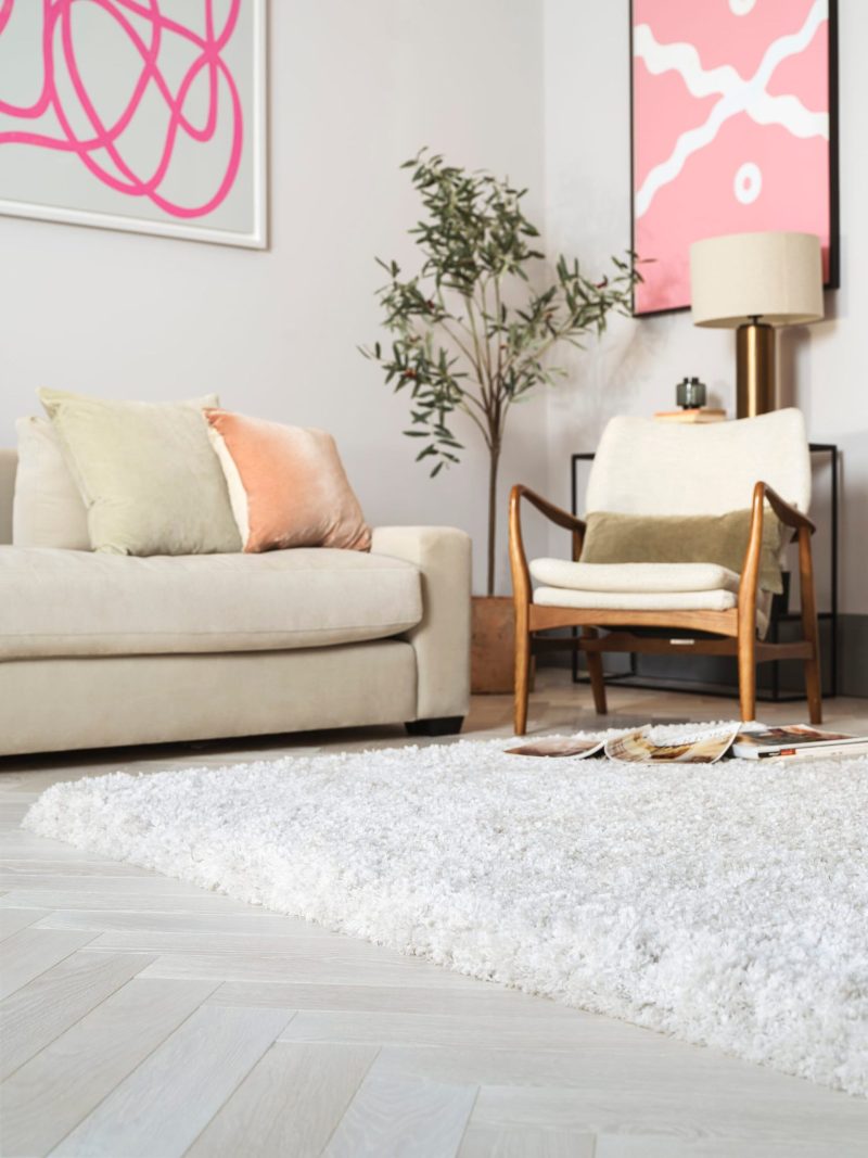Covor pufos alb lucrat manual modern shaggy model uni Barnaby Off White 70 mm 120x170 cm BARN120170WHIT - imagine 2