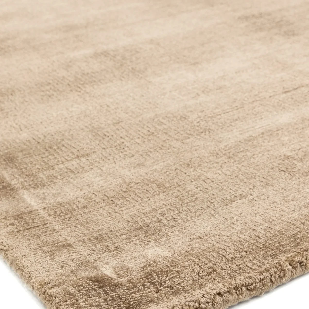 Covor pufos sampanie din vascoza lucrat manual modern model uni Blade Runner Champagne 7 mm 66x240 cm BLAD066240CHAM