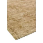 Covor pufos auriu din vascoza lucrat manual modern model uni Blade Runner Soft Gold 7 mm 66x240 cm BLAD066240GOLD