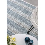 Covor albastru din pet lucrat manual modern outdoor model geometric dungi Boardwalk Blue Multi 2 mm 120x170 cm BOAR120170BLUE
