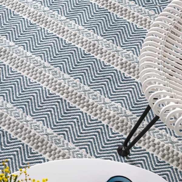 Covor albastru din pet lucrat manual modern outdoor model geometric dungi Boardwalk Blue Multi 2 mm 120x170 cm BOAR120170BLUE