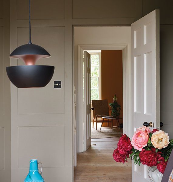 Vopsea maro satinata 20 la suta luciu pentru exterior Farrow and Ball Exterior Eggshell NHM Broccoli Brown No.W108 750 ml