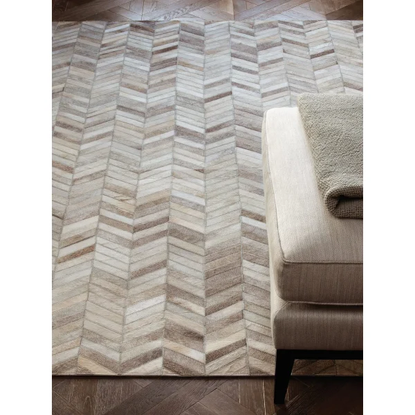 Covor pufos din piele lucrat manual modern model geometric Gaucho Chevron 3 mm 120x170 cm GAUC120170CHEV