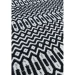 Covor negru lucrat manual modern outdoor model geometric Halsey Black 3 mm 66x240 cm HALS066240BLAC