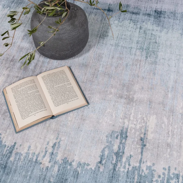 Covor din vascoza lucrat manual modern model abstract Juno Aquamarine 6 mm 120x170 cm JUNO1201700004
