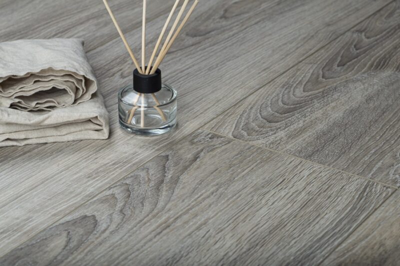 Parchet laminat Alsapan Solid Plus clasa trafic AC6 bizotat 4V 5G Click Majorca Oak 628 1286×214×12 mm