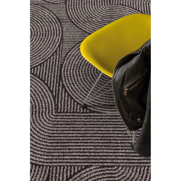 Covor gri geometric model Muse Charcoal Swirl, 80x150 cm, 9 mm, Asiatic London