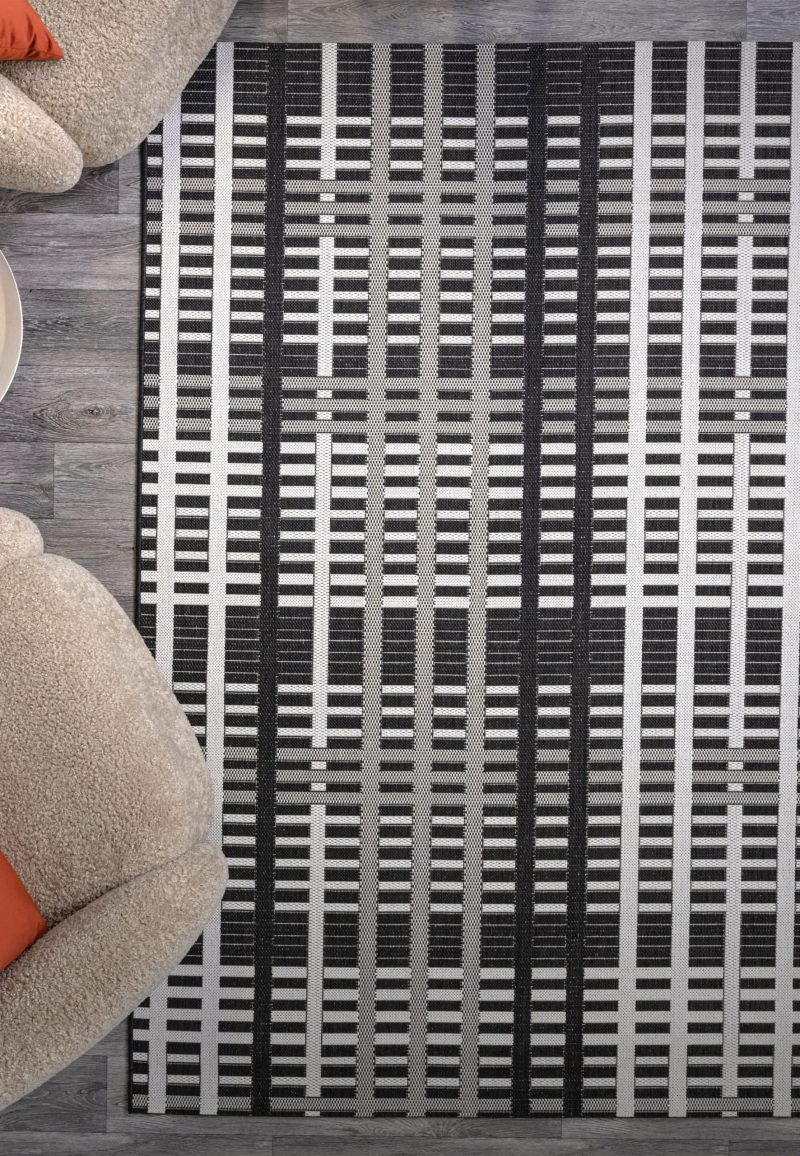 Covor negru modern outdoor model geometric Patio Black Grid 4 mm 80x150 cm PATI0801500022 - imagine 2