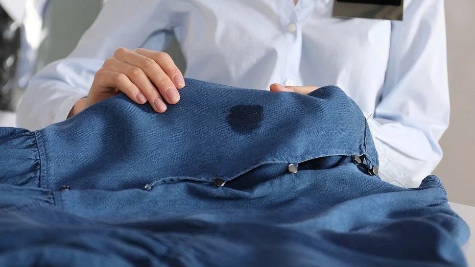 Cum să elimini petele de ulei de mașină: 12 remedii