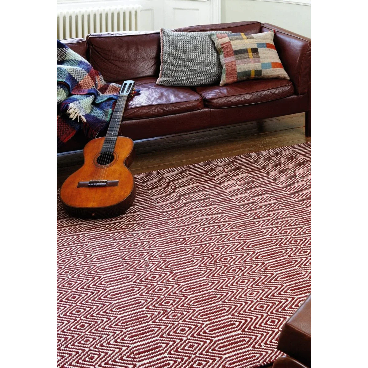 Covor din bumbac lână lucrat manual modern outdoor model geometric Sloan Marsala 4 mm 200x300 cm SLOA200300MARS